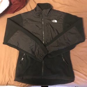 The North Face Women’s Full Zip Jacket